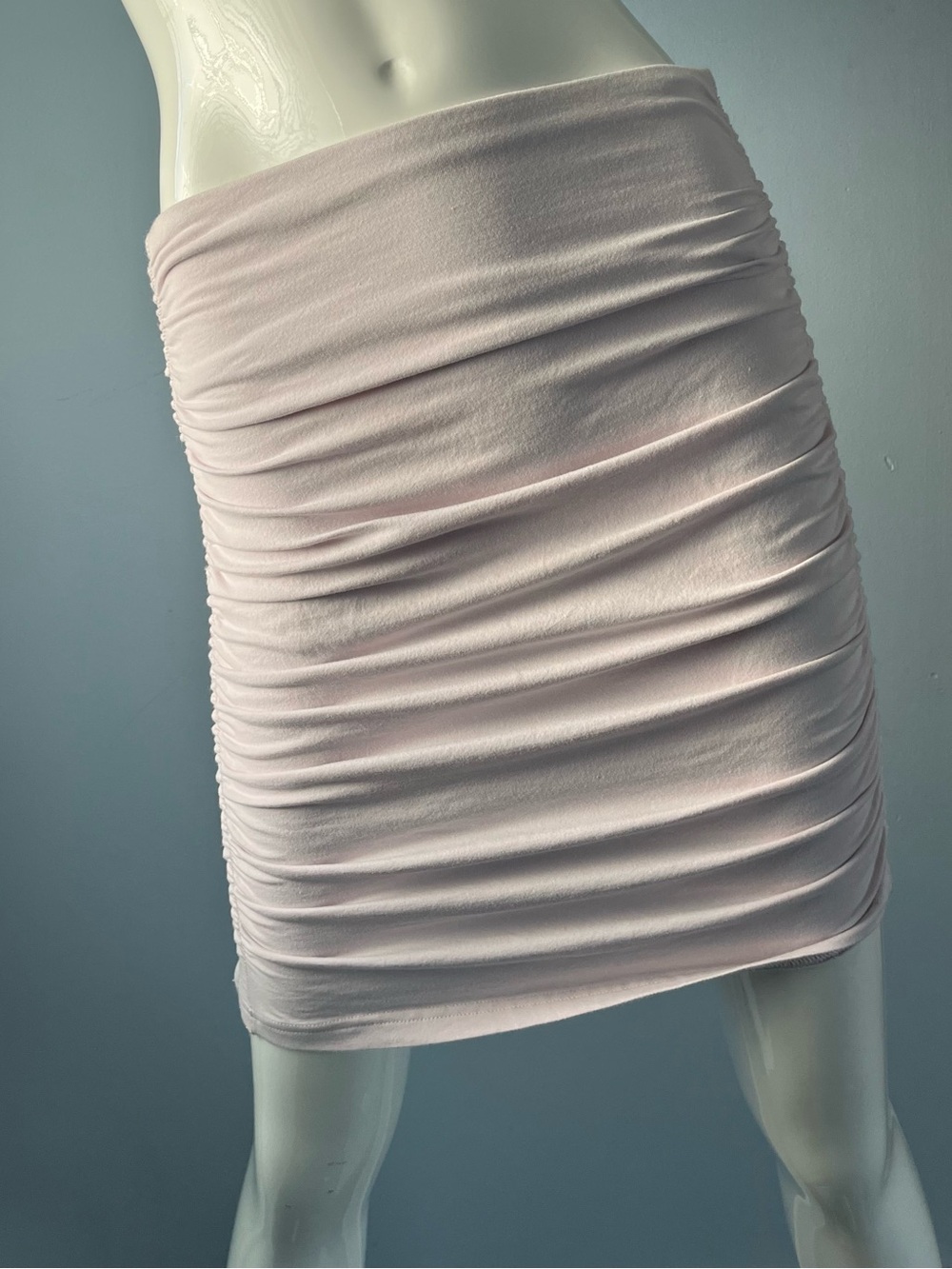 TNA Aritzia Pale Lilac Ruched Stretch Cotton Pull-On Mini Skirt Size M